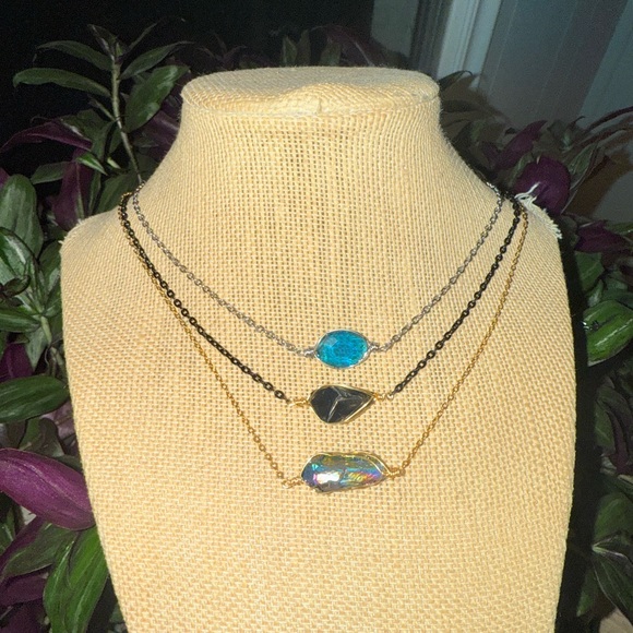 Elegant Multi-Color Stone Necklaces - Picture 3 of 4